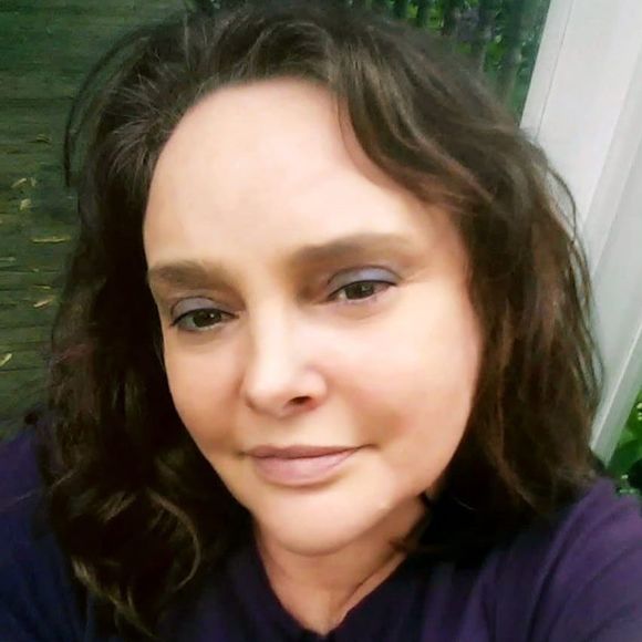 Meet your Posher, Renée - Picture 1 of 1